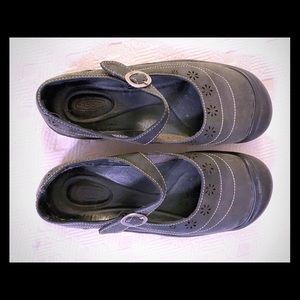 Keen Mary Janes size 8 1/2